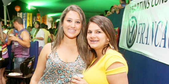 As amigas Laisa Rodrigues e Marina Rejane sempre curtem os melhores agitos que rola na cidade